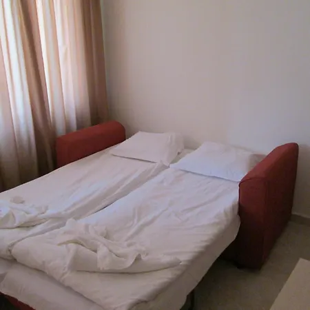 מלון Sunset Complex 3*